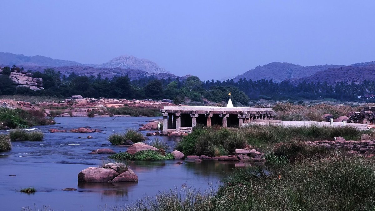 cirtnecce's tweet photo. #travel #travelblogger #traveldairies #willtravel #Incredibleindia #Hampi #forgottencities 
https://t.co/W9GLsgmZTG https://t.co/8hX1hZDdr0