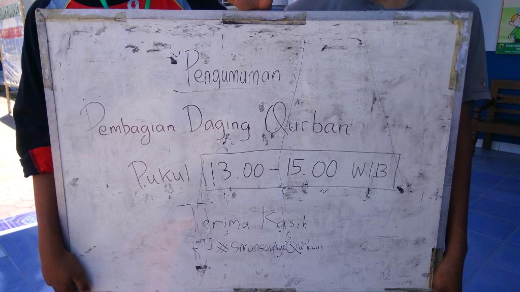 smansa_official's tweet photo. Pengumuman.. 
Pembagian daging qurban akan dimulai pukul 13.00 - 15.00 WIB 
Terima kasih 
#SmansaAyoQurban https://t.co/AHXMNYEWBB