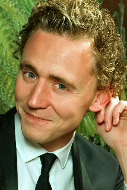 SMarie4THiddy's tweet photo. #TomHiddleston photographed by #AndyFallon #ManCrushMonday #ManCrushEveryDay #ManCrushEternally https://t.co/NX2ckyhh24