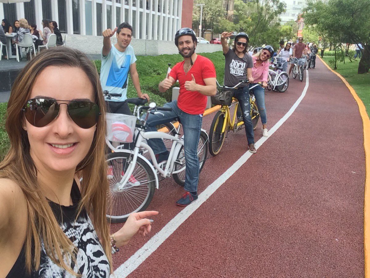 TonySerdan's tweet photo. Rodada por el Séptimo Aniversario @rocknruedas @Nuriagood @mariana_avila_ @manuelruizalfar @aledomsu @mininio  🚲🚲🚲❤️ https://t.co/XEmch9Qv2u