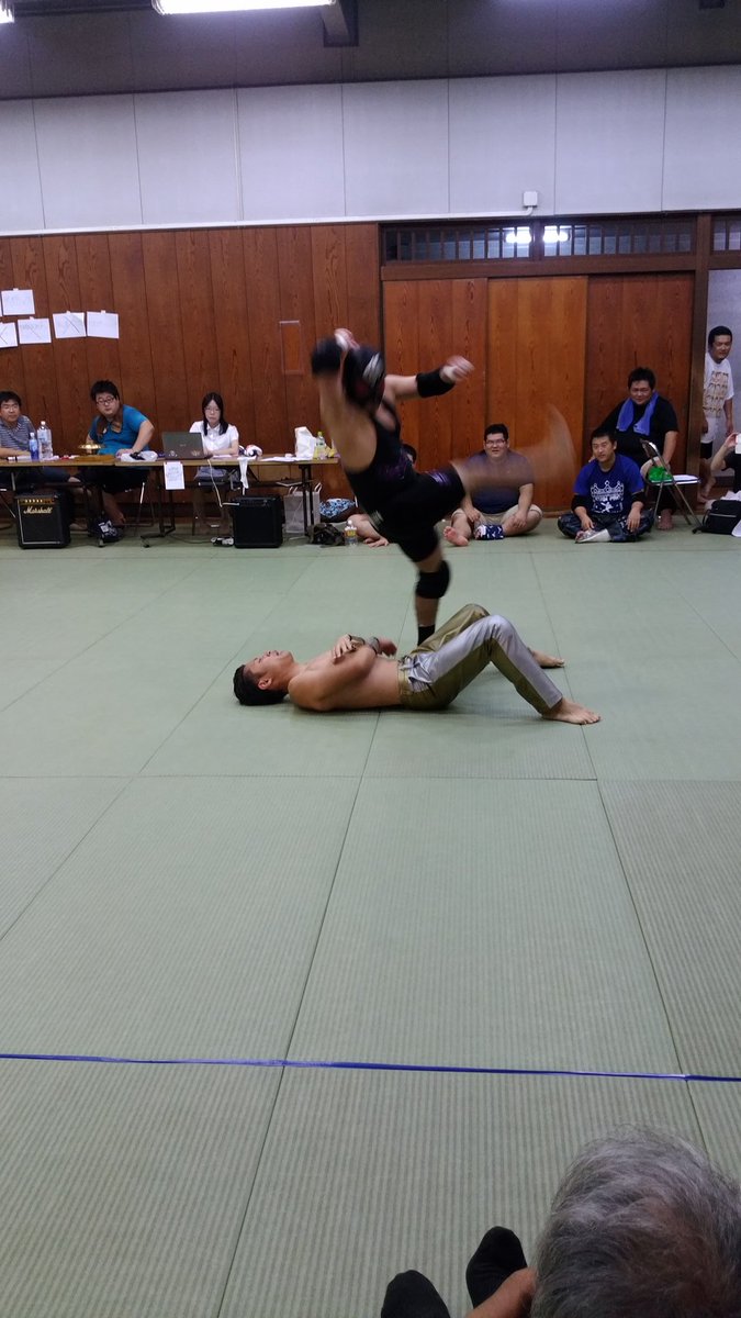 gnbmdr8182's tweet photo. SINDICATE vs RAW若手連合軍

ザ・ノーネーム vs カズマ・ザ・バーニング

#raw42 https://t.co/zOmzMpkNA4