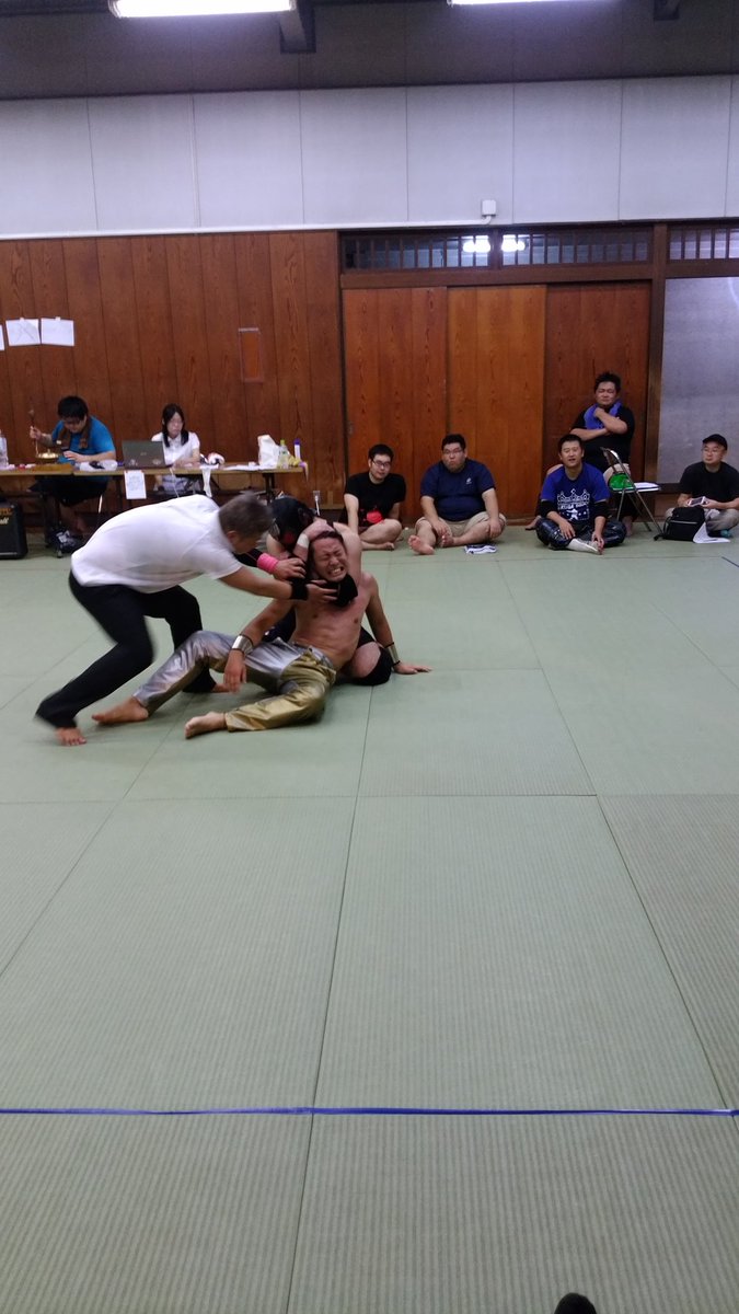 gnbmdr8182's tweet photo. SINDICATE vs RAW若手連合軍

ザ・ノーネーム vs カズマ・ザ・バーニング

#raw42 https://t.co/VKwnE8XB4T