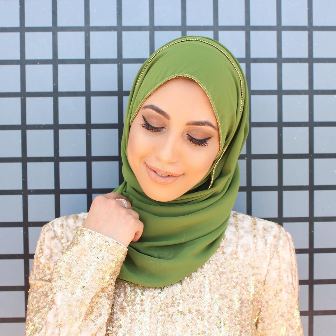 @hijabsbyhanan glows in an ethereal-inspired look. #GetTheLook with #SkinO2! ow.ly/ZME2303ATag