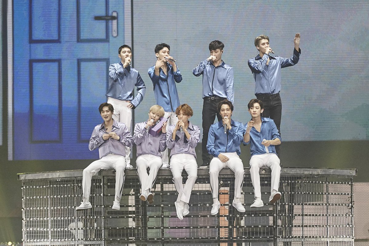 SMent_EXO's tweet photo. 160912 #EXO Vyrl Update: EXO PLANET #3 - THE EXO'rDIUM - in BANGKOK https://t.co/WfCmdAzCOD