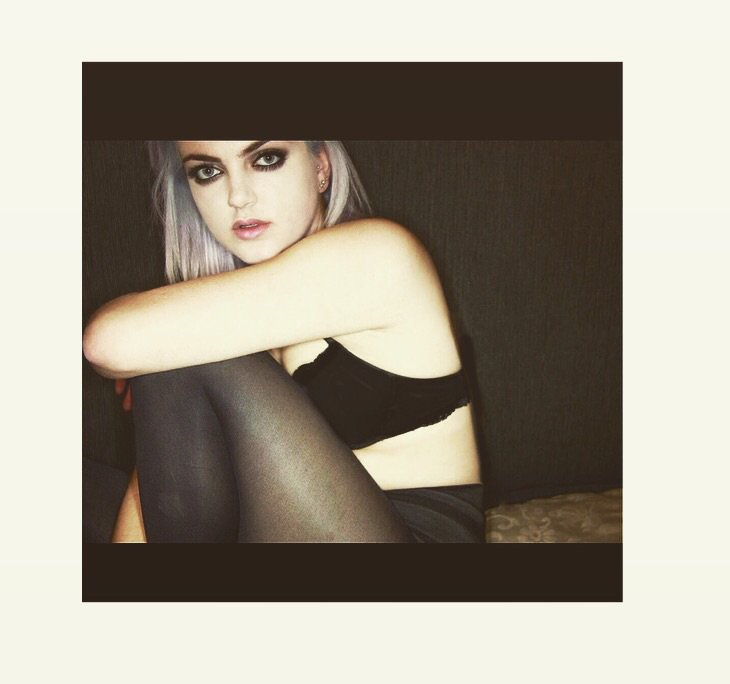 Pyramusic's tweet image. Hiya Monday!!! Fuck u I'm staying in bed. #monday #bed #newmusic