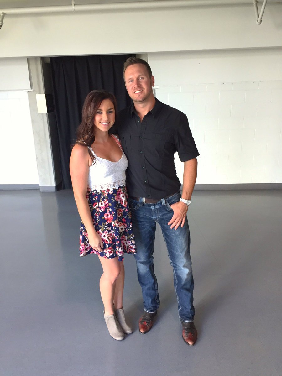 DavidMatthewByr's tweet photo. Backstage @CCMAofficial awards. Thanks @Aprilmlm for a great night. #CCMA2016 Canadiancountrymusic #CCMA2016 https://t.co/6YA84biDmT