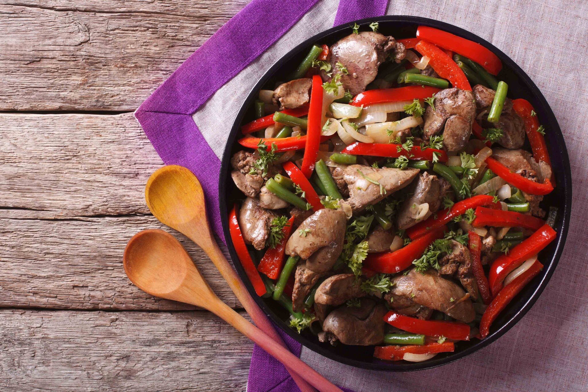 Печень жареная с овощами