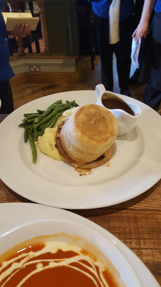 kingwilliam_bf's tweet photo. Some amazing delicious and moist new gorgeous food at our cook off @academy_south @Cheekymkm https://t.co/0RJRPXp36K