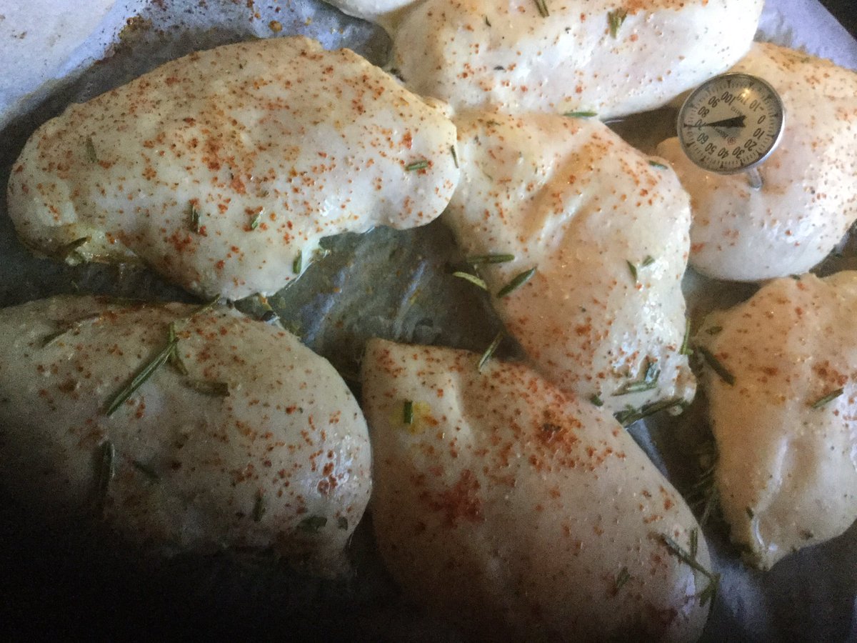 LANutritionDcn's tweet photo. Want perfect chicken every time? Use a thermometer! #cooking #recipes #healthy @JoyofKosherMag @lorimiggins #fecoach https://t.co/TMKw9pfYRj