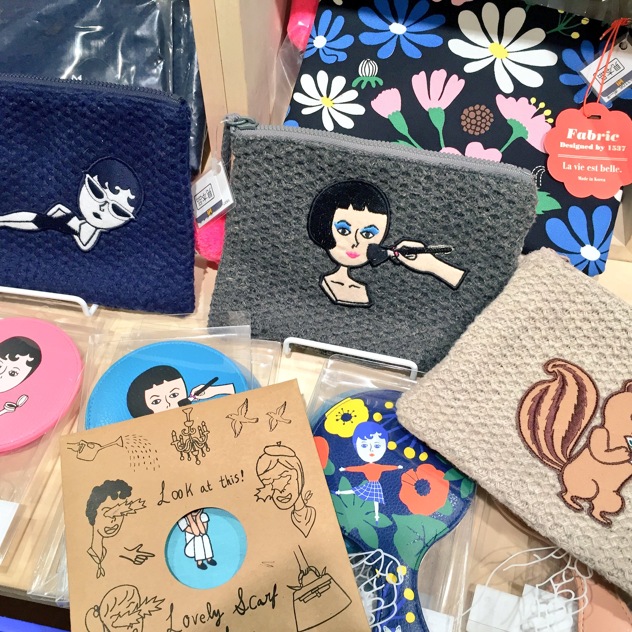 梅田ロフト 1537 フィフティーンサーティーセブン Pop Up Shop 個性的なキャラクターとパターンデザインのコンビネーションから創造される韓国初のプロダクツブランド 5階バラエティ雑貨売場 1537 T Co Eqe0aotmia Twitter