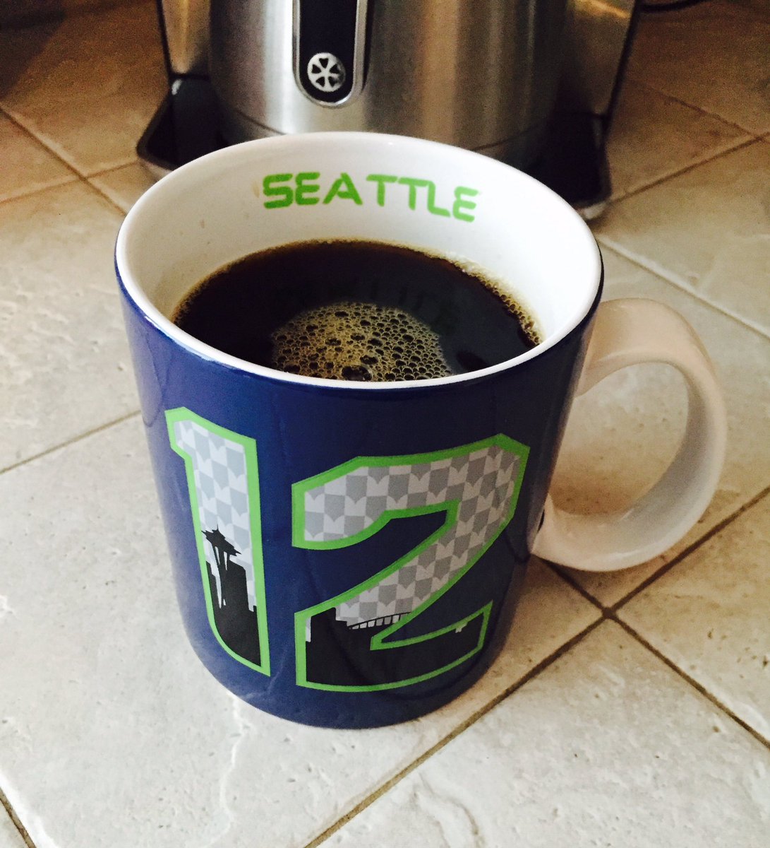 Traci12thman's tweet photo. Made it on the news with my twelfie post!! Our Hawks WON -hey a wins a win! #GoHawks @Hassel_Hawks #GameDay 💙😘🏈 https://t.co/9GQ49xBoEk