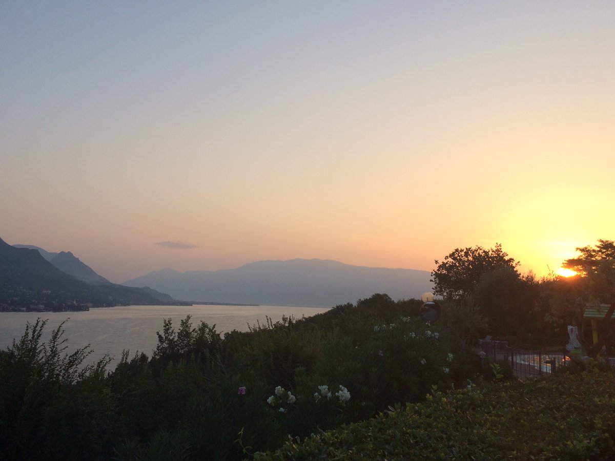 huurtent's tweet image. #maandag start #super @SelectcampNL op camping Weekend #Gardameer hier geen #mondayblues huurtent.nl/campingvakanti…