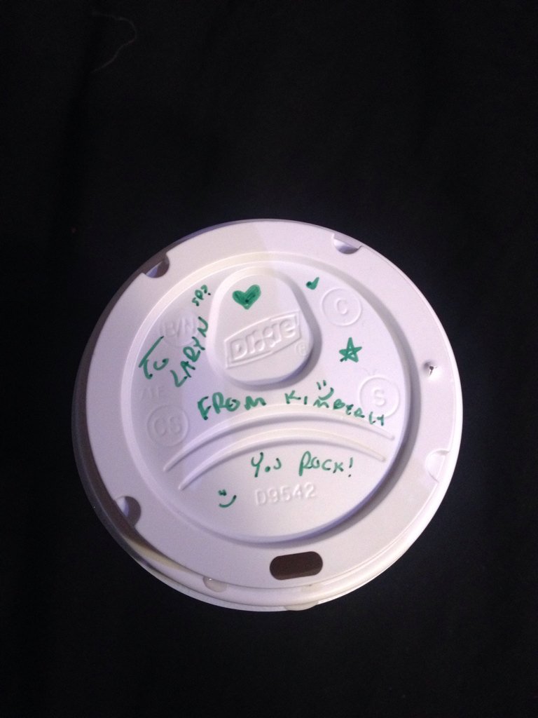 Repulsur's tweet image. Daaaawww #oneeyeddoll made me tea and they think I rock. 😄 I think they rock too! 🎉👽💚💜