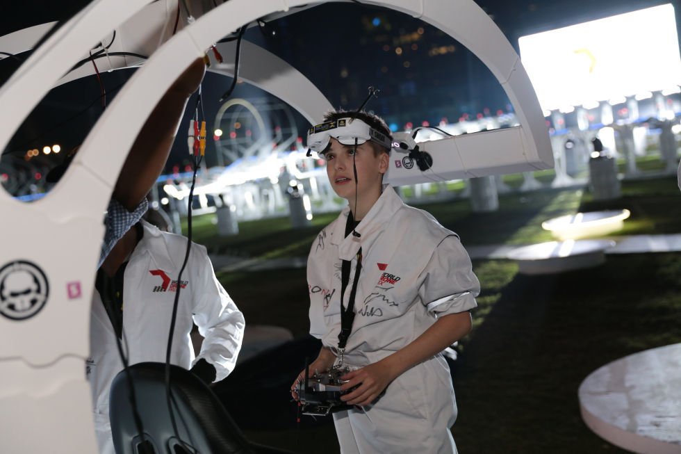 DroneIndustries's tweet photo. A UK teen won the $250K grand prize at the World Drone Prix. Can you do better? #WDP16 :: https://t.co/triPnafSpq https://t.co/VyYNvepYCX