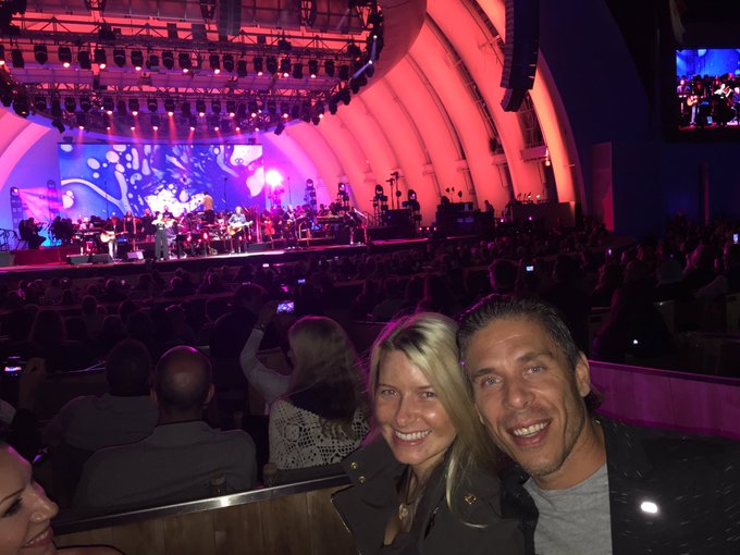 Ahhhhmazing time seeing ELO at the @HollywoodBowl tonight w/ @MickBluexxx &amp; our friends! ⚡️☄✨🎶❤️ https://t<a class="tags" target="_blank" title="On Twitter" href="/?out=eyJ0eXAiOiJKV1QiLCJhbGciOiJIUzUxMiJ9.eyJpYXQiOjE3MjU2NzQ0NzAsImlzcyI6InR3cG9ybnN0YXJzLmNvbSIsIm5iZiI6MTcyNTY3NDQ3MCwiZXhwIjoxNzU3MjEwNDcwLCJyZWRpcmVjdF91cmwiOiJodHRwczovL3R3aXR0ZXIuY29tL0hvbGx5d29vZEJvd2wifQ.wnAK6Hn3zSrCg0sOGc_OOM7YAOf2HMH196SWOGkkszXV12hgzgQPi4Q8LKOX7dFHQ80oKrNWsl55RbnyBLp7dg">@HollywoodBowl</a><a href="/tag/tushy"class="tags"><span>#tushy</span></a><a href="/tag/albriteangels"class="tags"><span>#albriteangels</span></a><a href="/tag/meitu"class="tags"><span>#meitu</span></a>