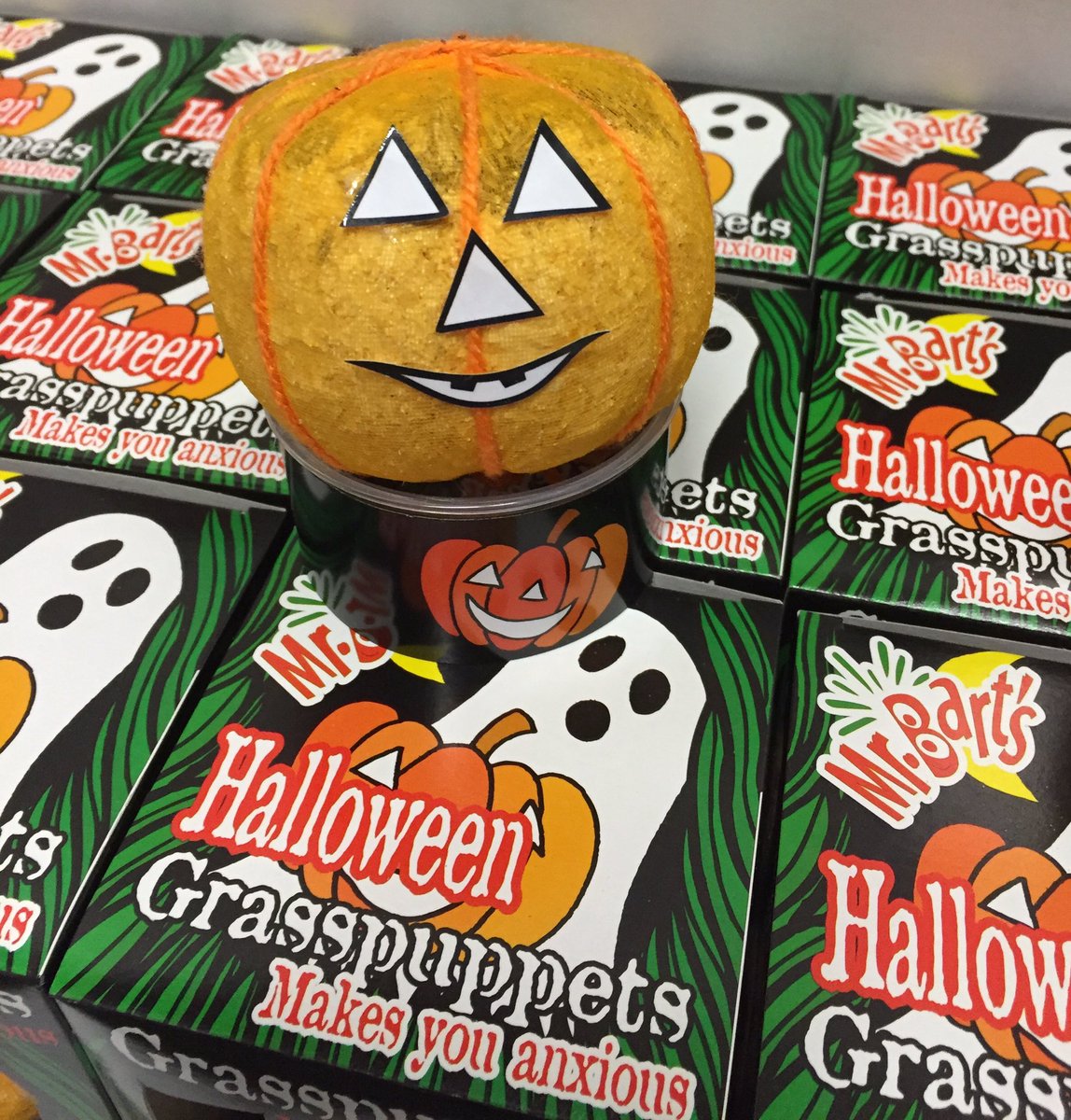 All4youFlowers's tweet photo. Ze zijn weer beschikbaar de Mr Bart Halloween! 36 in een doos. #Halloween #grasspuppets #mrbart https://t.co/d92wjLQbGM
