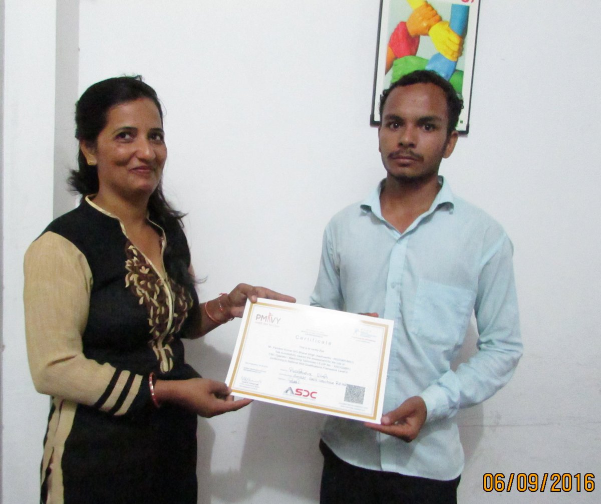 amass_skill's tweet photo. @AMASSSKILL1 Skill Ventures https://t.co/NgtZS0oIGB
. #Certificate_distribution By Mrs. Raj Bala mam https://t.co/7reRaYu6nb