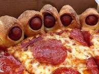 crixlee's tweet photo. @bradneely #DavidsFeet looks like one of them hot dog pizzas. #PizzaToes https://t.co/p2D1eQpu2f