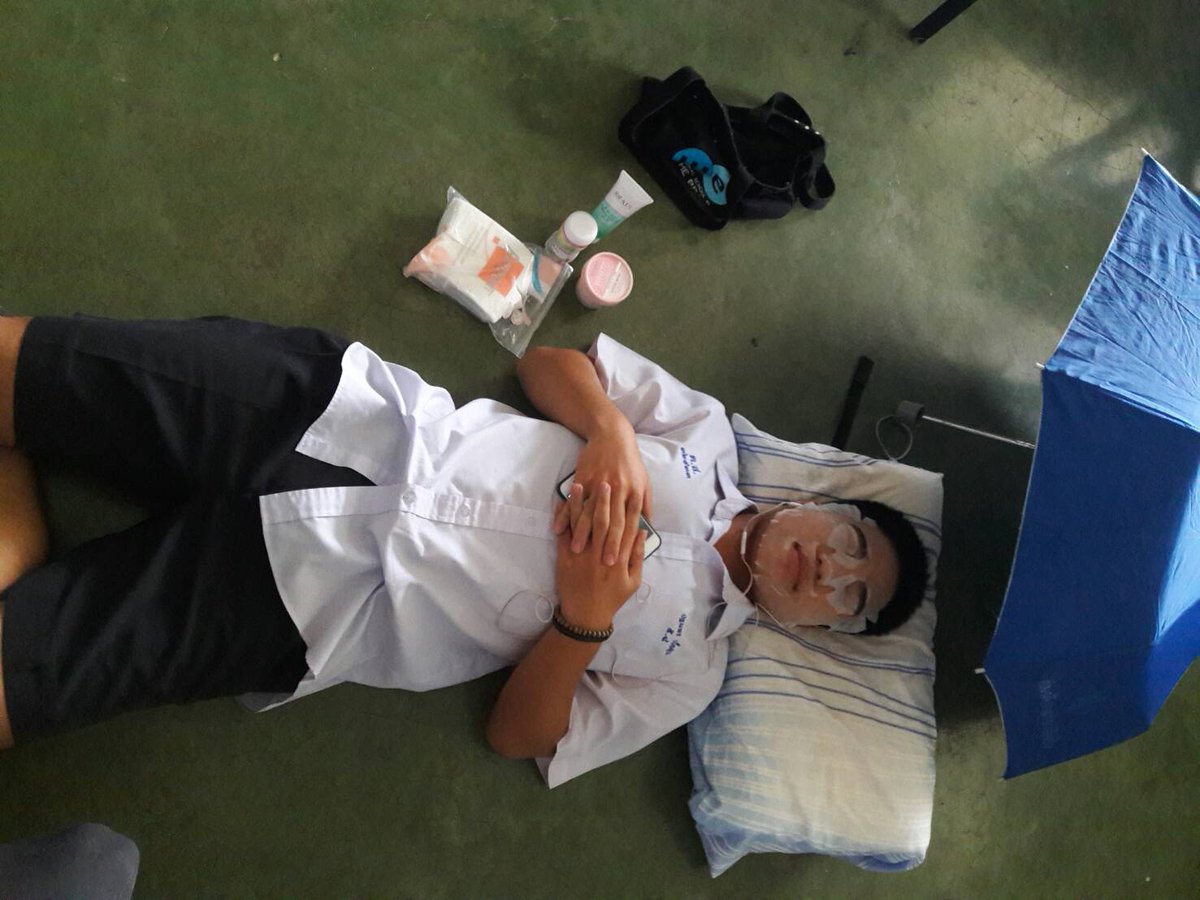 piyatida_Pm's tweet photo. เมื่อเพื่อนกูว่าง55555 #เพื่อนกูเป็นคนตลก #dsfact https://t.co/Mqeqf1I4Bg
