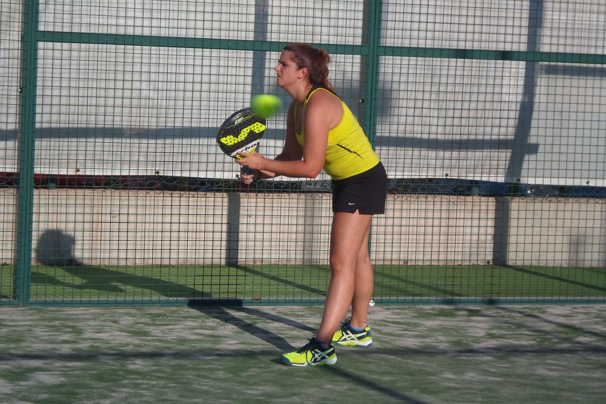 PadelBrothers's tweet photo. Las chicas dándolo todo en la tarde de ayer 💪 💪 #IVOPEN #ThePadelBrothers #pádel #Murcia https://t.co/eE5LsbKQKl