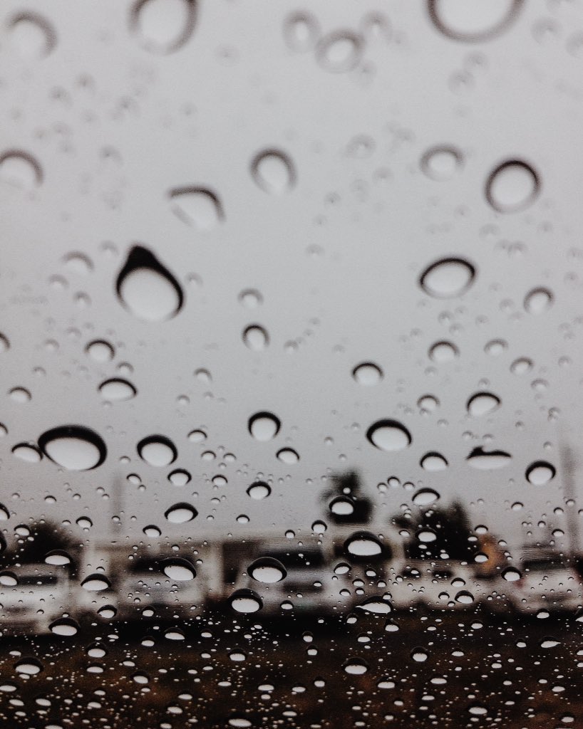 efl00's tweet photo. 🌧🙃 https://t.co/B4L032EvMn