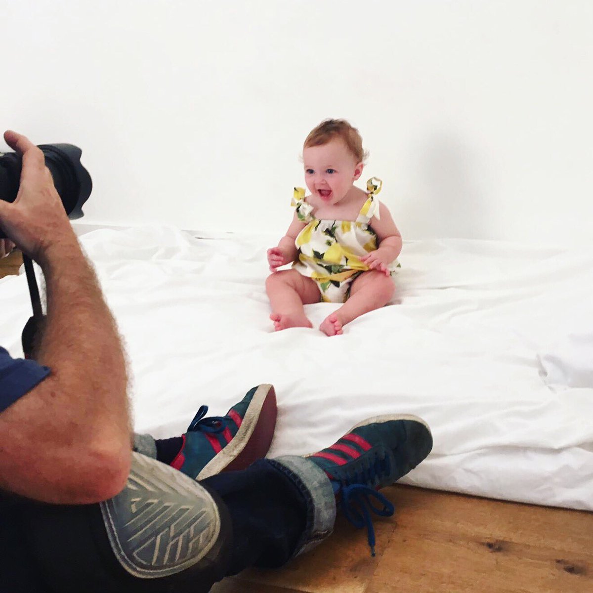 Rayandrobinkids's tweet photo. When you were born to #model 💁🏼💅🏽 #baby Sienna #onset today 📸 #rayandrobin #bonnybaby 👶🏻#childmodel #photoshoot https://t.co/tmFibHbvc9