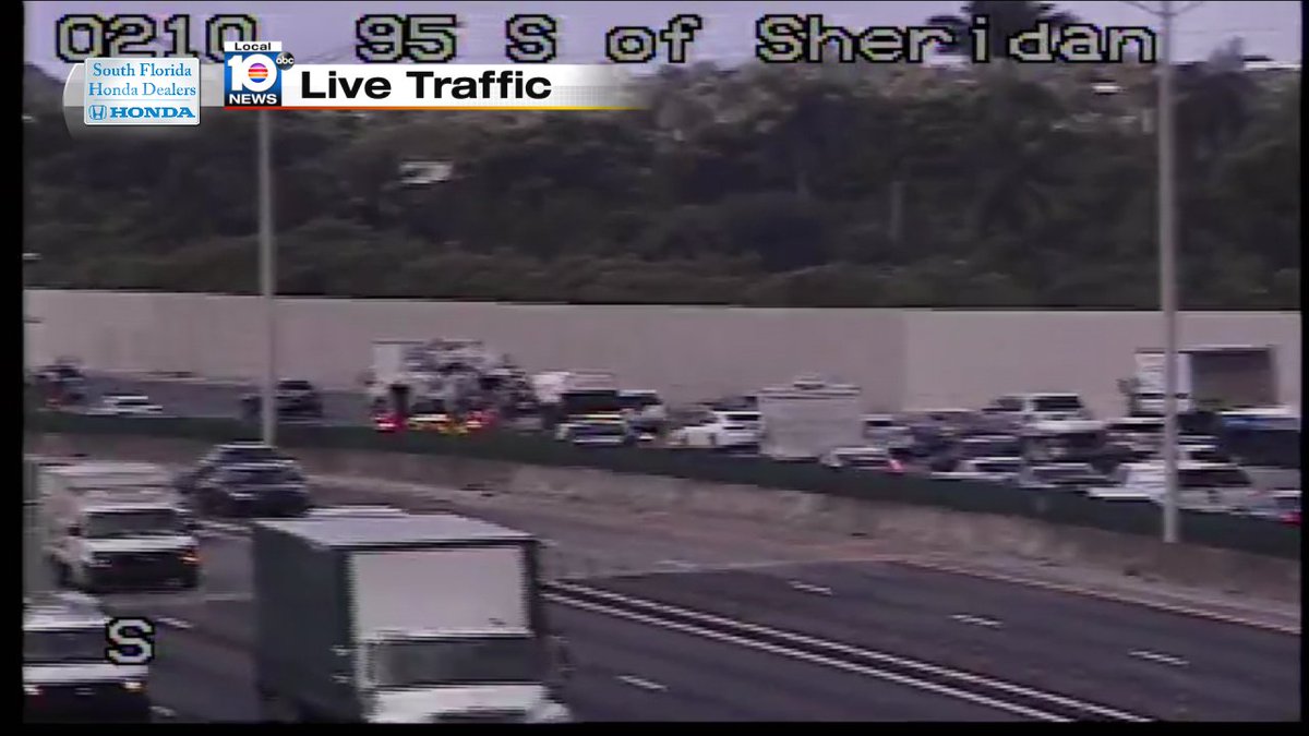 Crash on I-95 SB Express at Sheridan St. Express Lanes blocked #traffic https://t.co/qWjOZVXXen