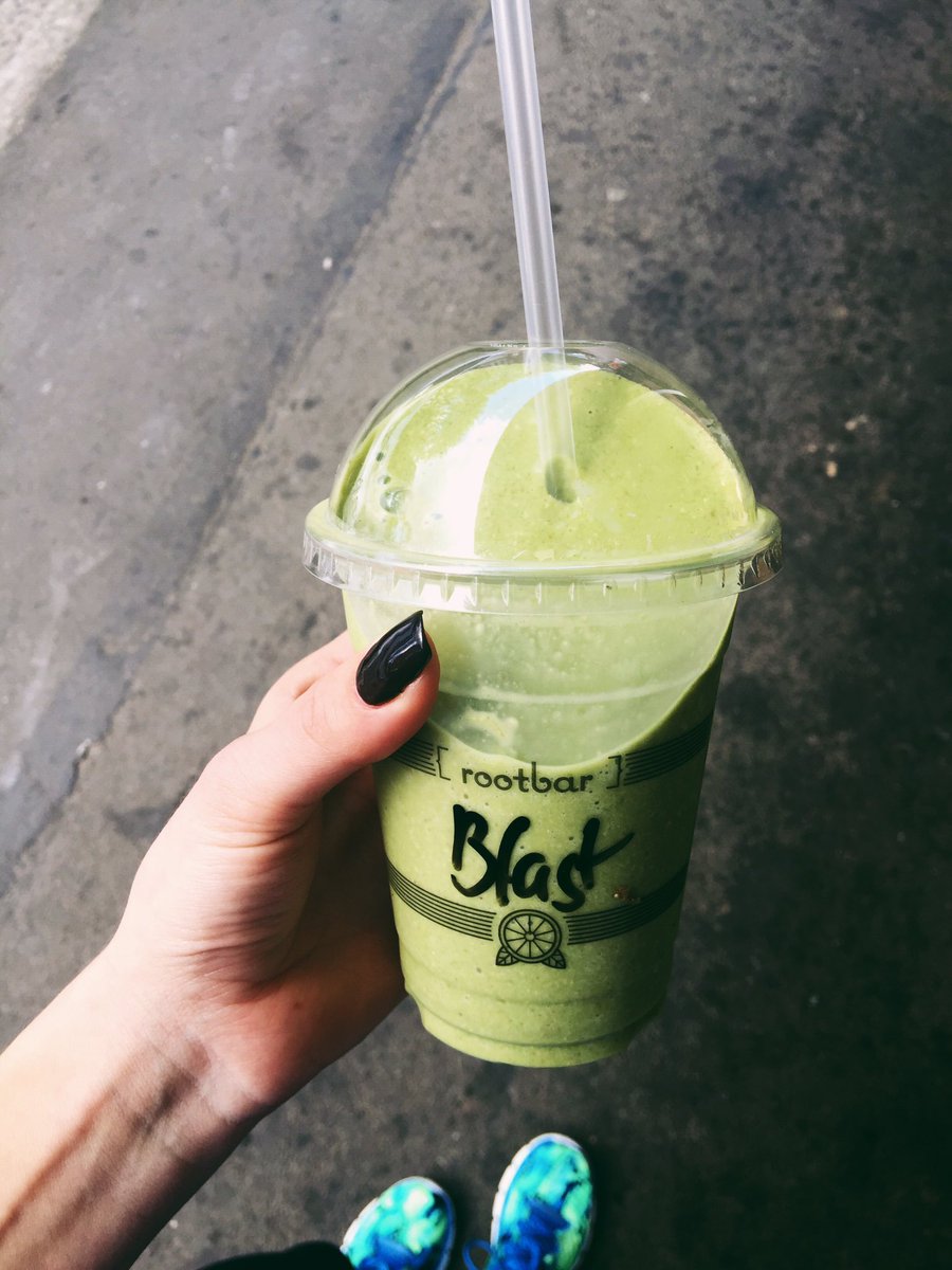 Celebrating @GreenMondaySA with a breakfast smoothie from <a href="/RootBarSA/">RootBar</a> AKA my second home 🙌🏼 #keepingitlocal