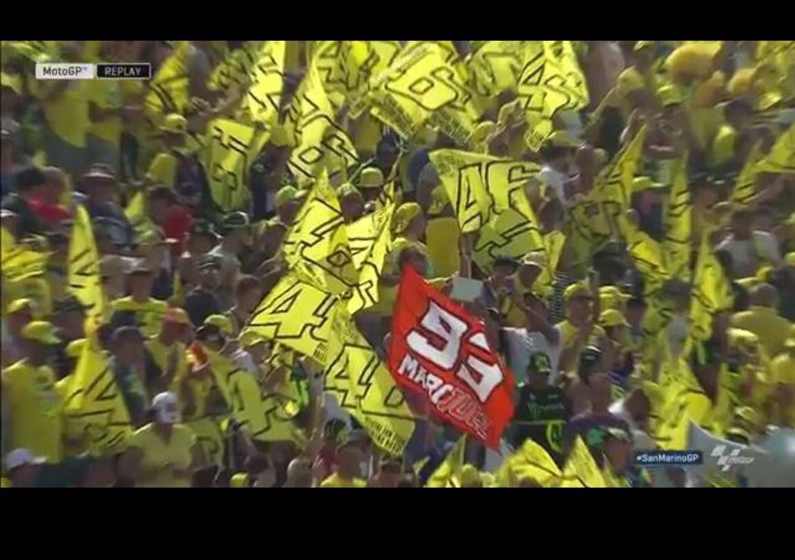 suziperry's tweet image. Wrong time, wrong place? 😉 @TwoWheelinTexan @leerudrum #SanMarinoGP #motogp