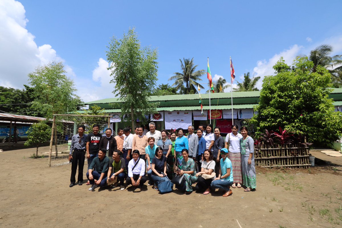 thaiembmyanmar's tweet photo. The closing and handover ceremony for Nga Pyaw Gyun Community-based Project by Royal Thai Embassy  and TMAV https://t.co/VT9HZqWYBO