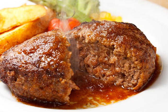 syokutero_deli's tweet photo. 洋食の定番ハンバーグ
美味しそう！
食べたくなったらＲＴ
https://t.co/1FEi1681v8
#飯テロ #食テロ #食べたくなったらRT #お腹がす���たらRT https://t.co/y7pm9oLEtB