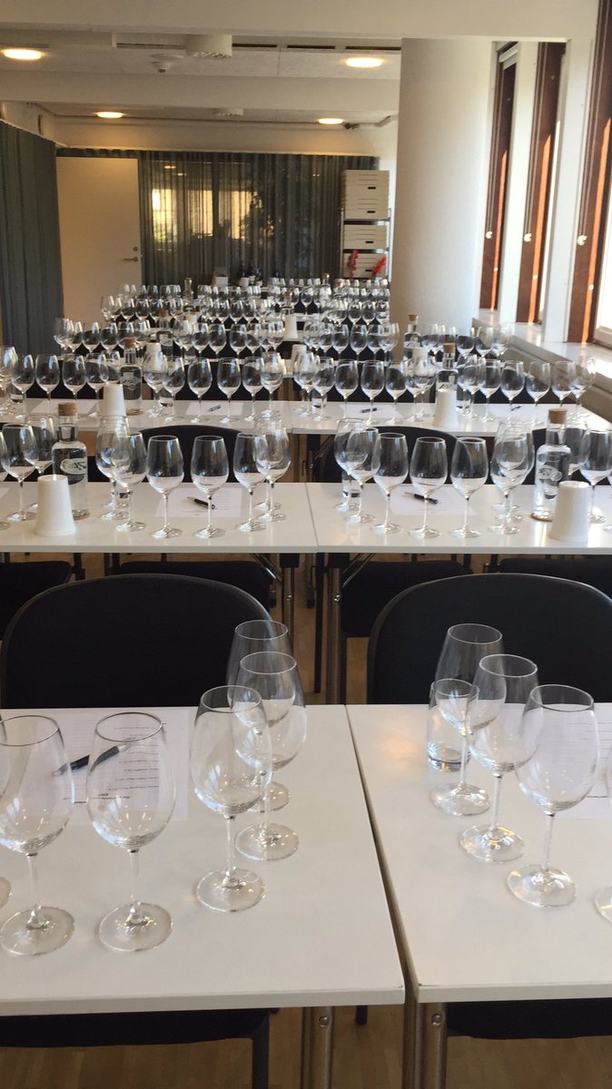 Izelevb's tweet photo. @KWVwines The Mentors master class tasting in Sweden @Vinebug @FouriemMonique @lottaoldne @jolizevanwijn #sweden https://t.co/j7EFf5pYXb