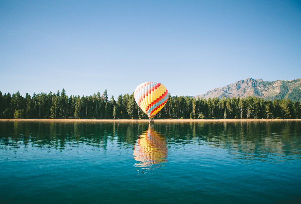 gospoty's tweet photo. Wouldn't you want to be there right now? I know I would - It's in South Lake Tahoe, US. #outdoor #hotairballoon https://t.co/8swcYHmUBy