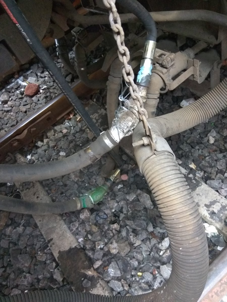 gowthaam_rock's tweet photo. Need engineers like this😂😂😂 tie with a steel threat #technology_development #next_talco @sureshpprabhu https://t.co/AttvHfa8Gm