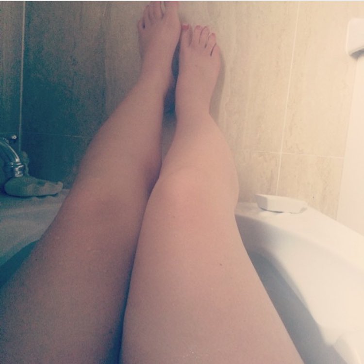 JessikaPipes's tweet photo. I need a pedicure piggies!! Help me keep my sexy toes perfect!! #sextoes #footfetish #paypig #paytoplay #mistress https://t.co/od1tgbvutM