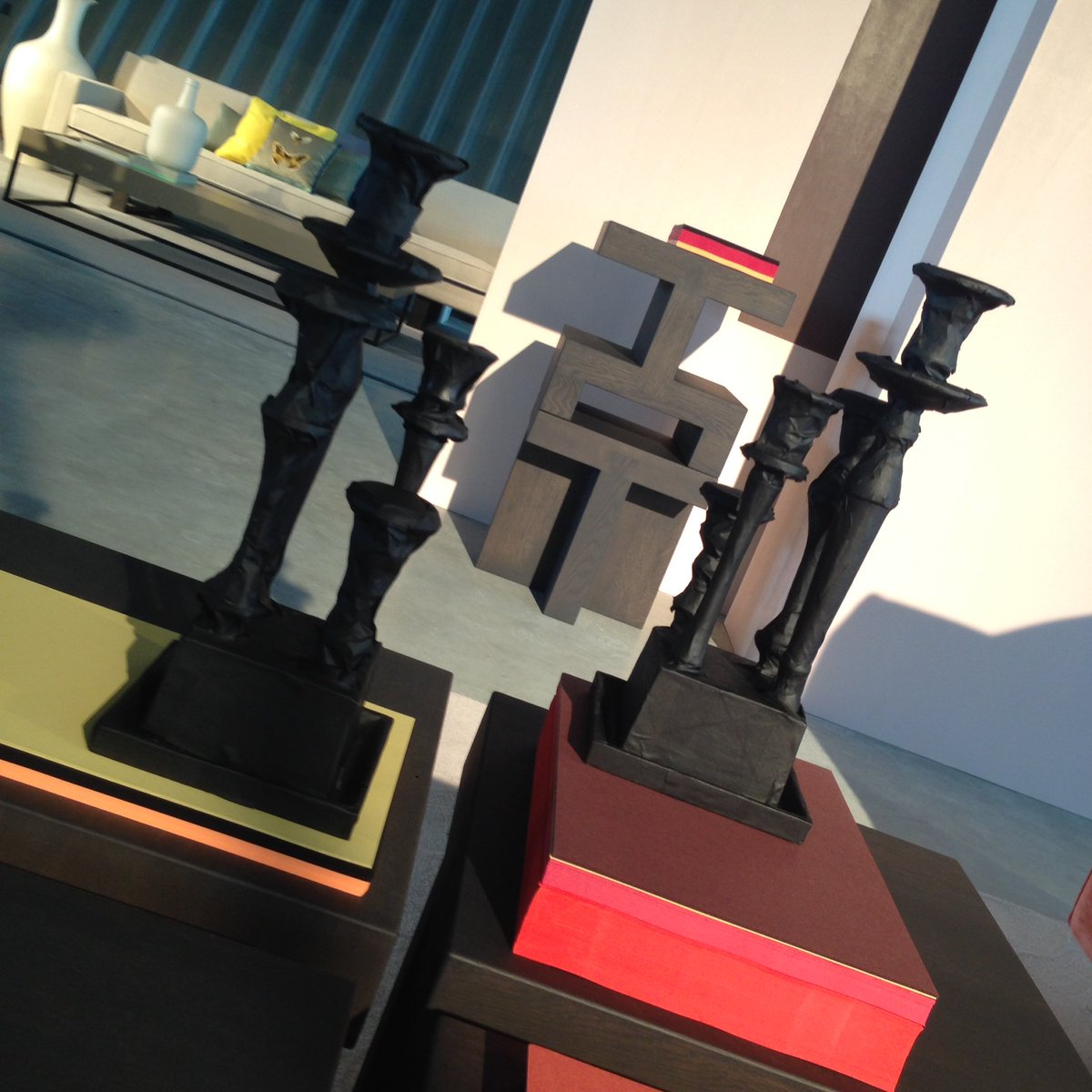 We zijn begonnen: #najaarsshow met mooie designmerken in The Wall. Vandaag en morgen tussen 11 en 9.
#design