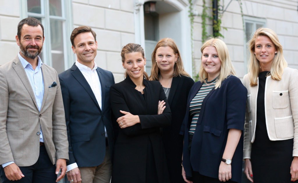 JakobssonJohan's tweet photo. Är mycket glad att hälsa nya kollegor välkomna till Nordic Public Affairs idag
https://t.co/BLEeUx53dj https://t.co/xxFbIUEqh5