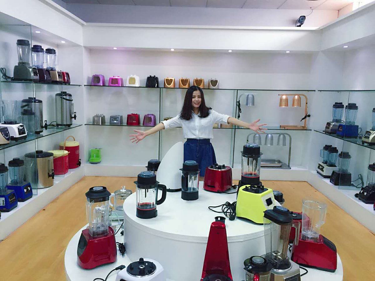 Our workshop #faithark #kitchen #equipment #food #fresh #fruit #freshfruit #machine #juiceblender #smoothieblender