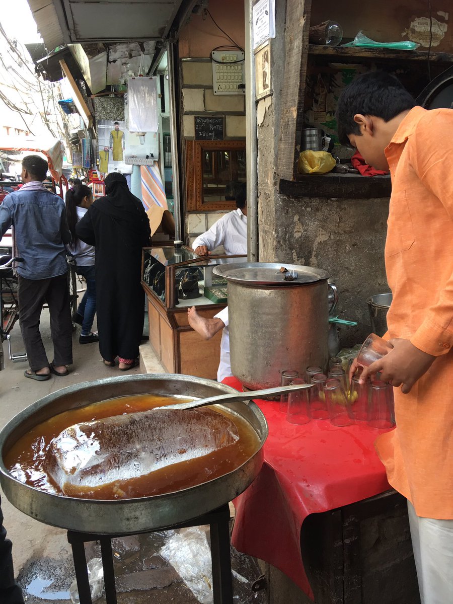 iamrana's tweet photo. Gur ka mashoor sherbet #Chitli Qabr https://t.co/RpHBRErl6i