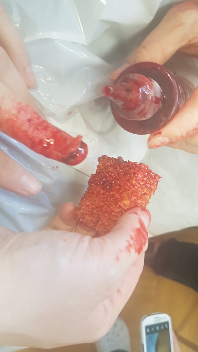foodqueenlilli's tweet photo. #manicurefail https://t.co/S4YJXrKwAx