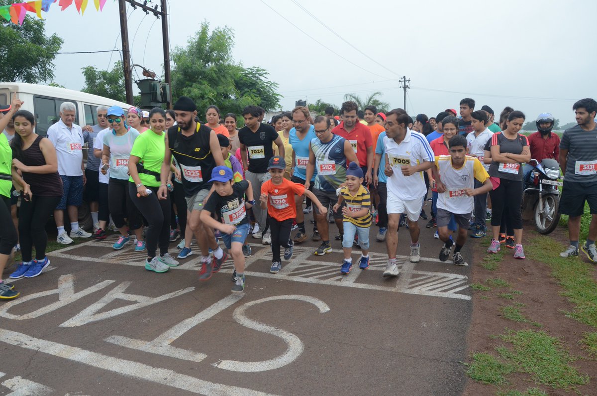 Young Indians Raipur in association with Letsrun organized Central India's First ever Canal Marathon of 21K, 10K, 6K