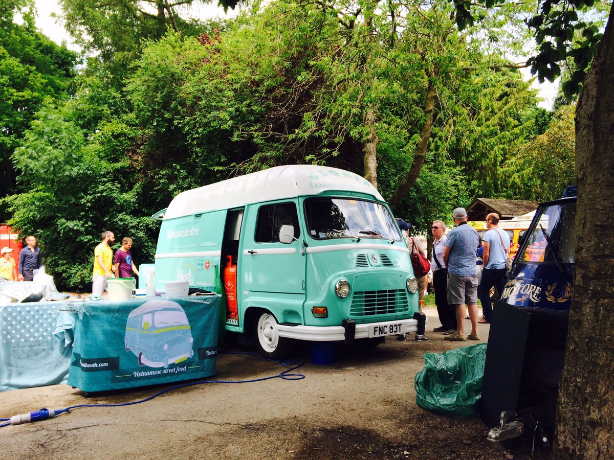 FlavDrEm's tweet photo. FAO PR Manager @Deliveroo: my vintage van Glo is up for grabs! I am looking to sell her and she's your colours 🙌🏼 https://t.co/ubvMT6EHsj