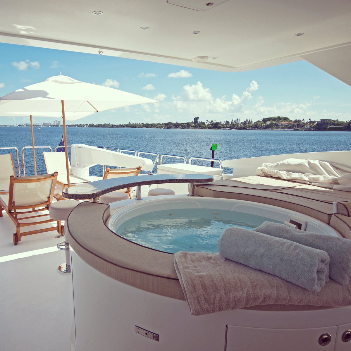 campernicholson's tweet photo. Cool off in motor yacht Pamalama's Jacuzzi #BeyondLuxury #cnyachting #Pamalama #superyacht https://t.co/H3IJym13QZ