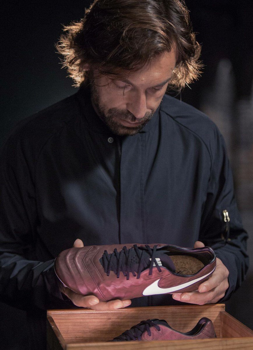 FutjunkieMx's tweet photo. Lanza @nikemexico edición especial de los Tiempo Legend inspirados en la pasión de @Pirlo_official por el vino https://t.co/twCC6ZYyGO
