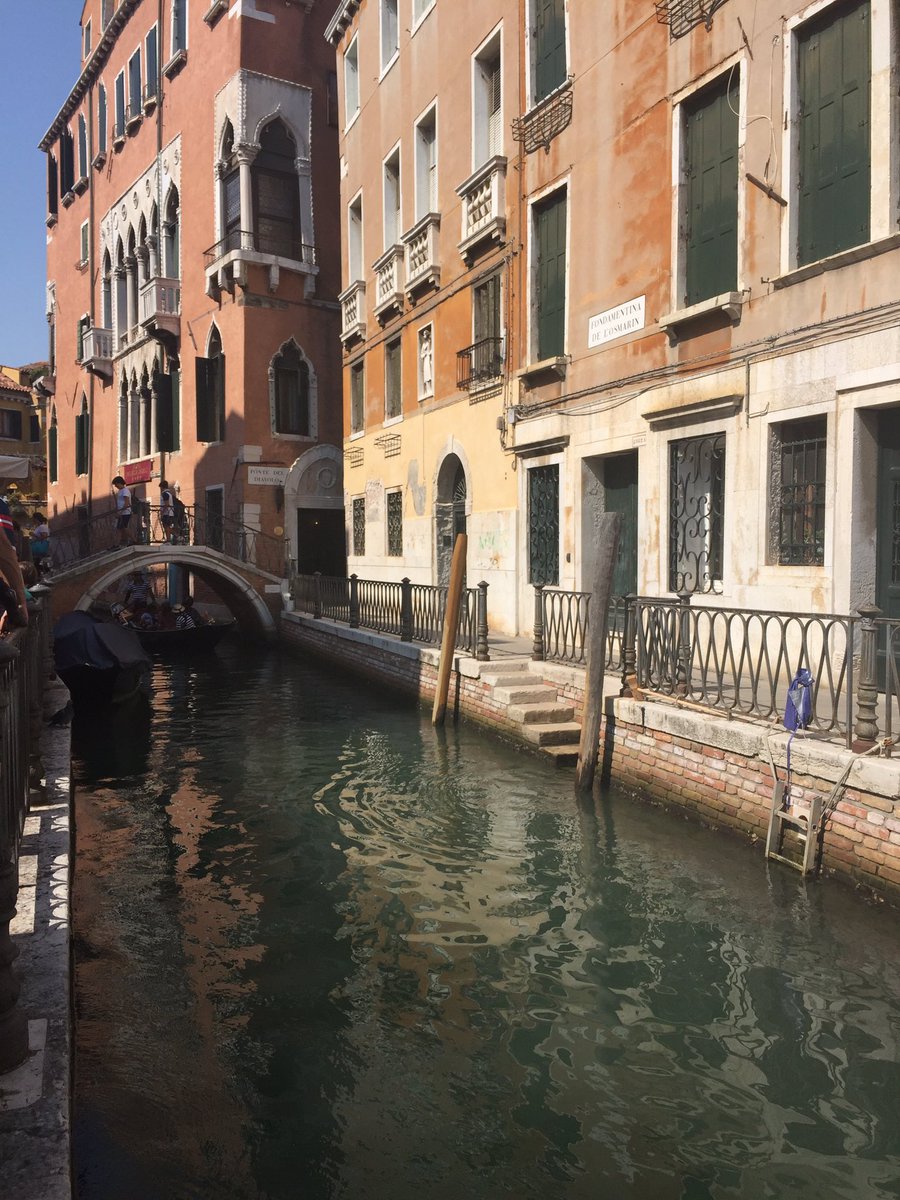 IamStewww's tweet photo. Lunch in Venice https://t.co/DzsAj1QpzS