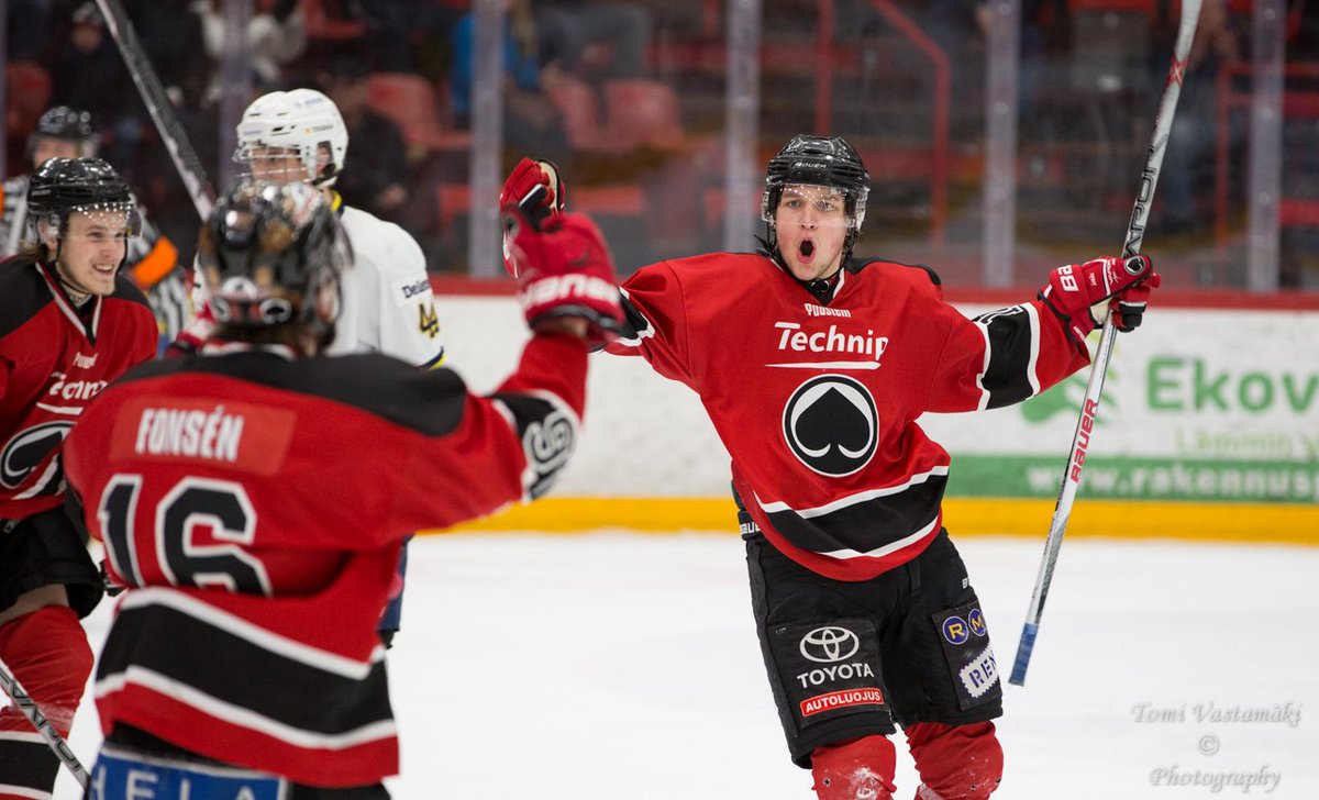 PorinAssat's tweet photo. Sarjakärki @AssatU20:

https://t.co/2vPvjBQoim

#Ässät #Yhdessä #Liiga https://t.co/jIya79x3b2