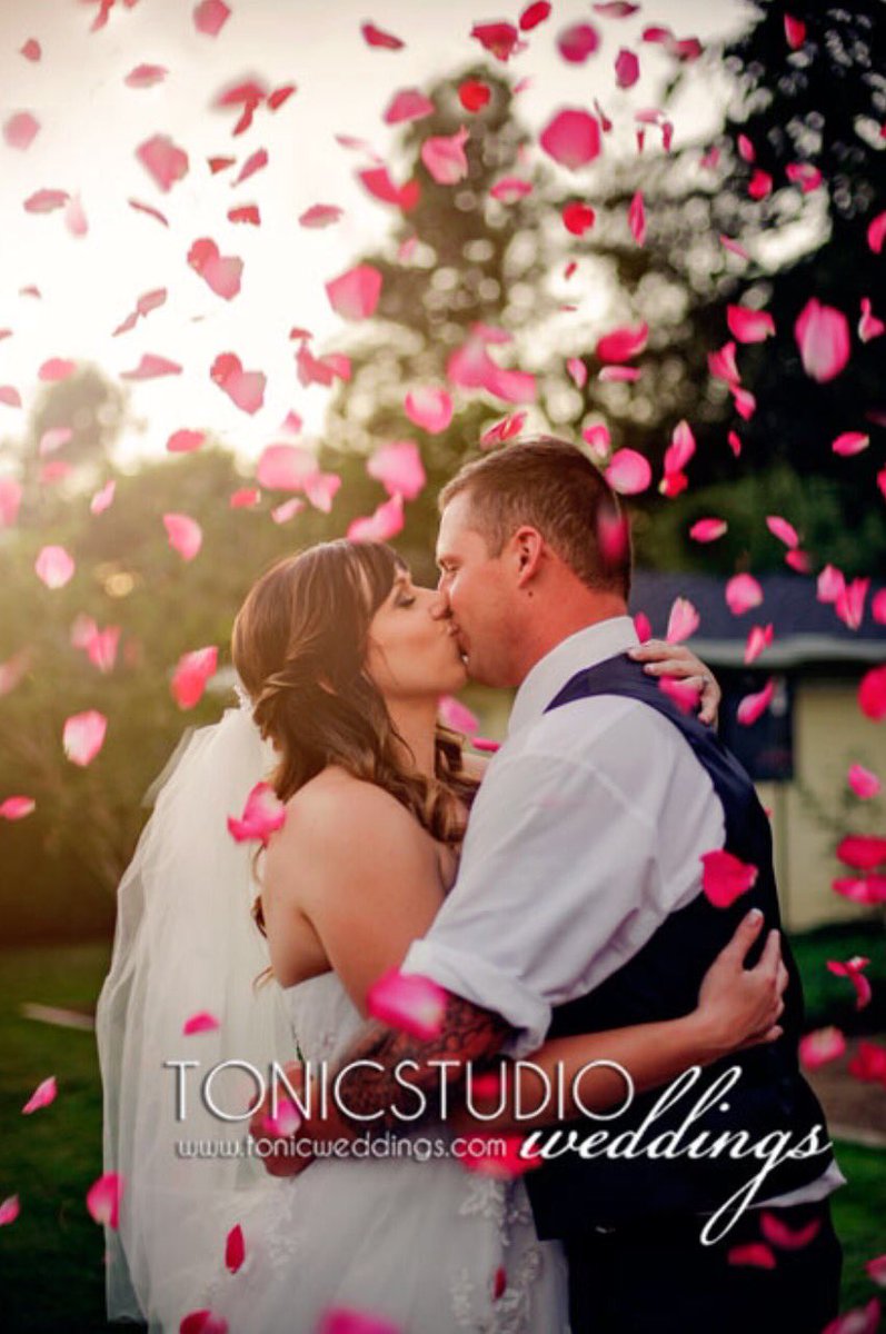 tonicstudio's tweet photo. https://t.co/Fm2l7v31J1 When your Wedding Pics looks better than anything you've ever seen! #SeattleBrides #IDo https://t.co/1rQrHF0zZO