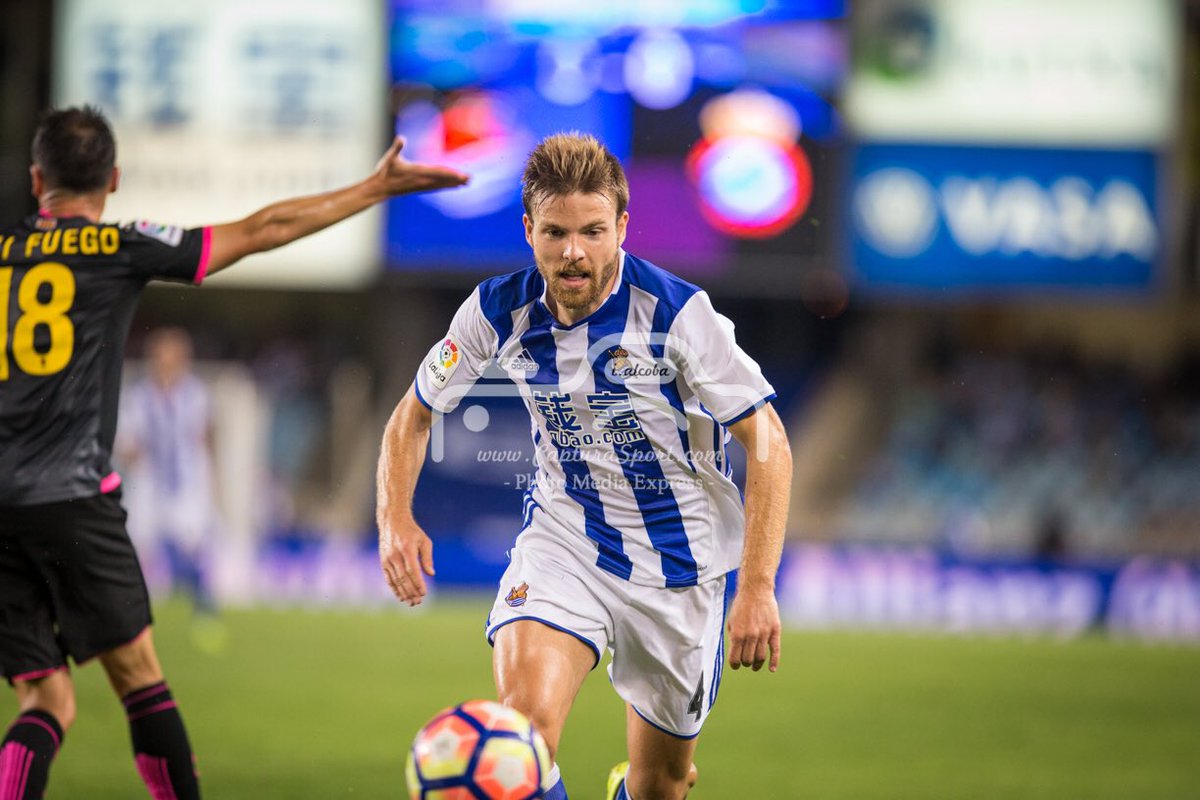 CapturaSport's tweet photo. El viernes estuvimos cubriendo el encuentro entre Real Sociedad y Espanyol para #photomediaexpress #1-1 https://t.co/pAP2IR4EJr