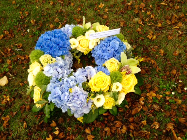 ConorMulvagh's tweet photo. Wreath laid by Prof. Orla Feely @UCDResearch on Friday at Tom Kettle statue in Stephen's Green #Dublin #TomKettle100 https://t.co/m0YY49C36V
