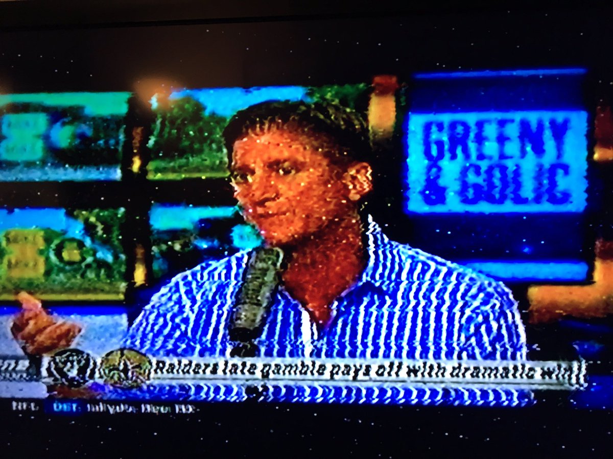 Is there anything better than <a href="/TWaddle87/">Tom Waddle</a> talking football at 1am in HI on <a href="/MikeAndMike/">Mike Was Here</a>? #hawaiifootball #twaddle